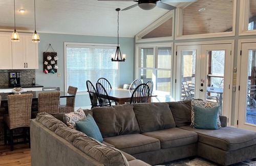 Clarkson Casa | *Beautiful home and property for Mammoth Cave visitors