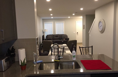Seton Casa | Hermosa casa por South Health Campus Hospital en Seton Por Auburn Bay Calgary SE