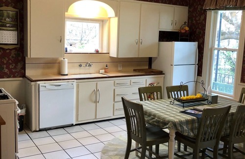 Farmington Casa | Beautiful Home Close to Lagoon King Bed Fast Wi-Fi