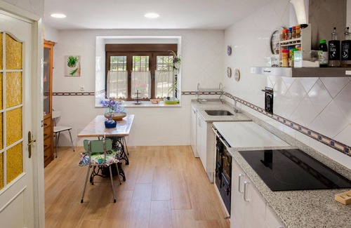 Navamuel Casa | Beautiful home in Bárcena de Ebro