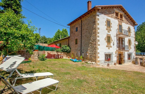Navamuel Casa | Beautiful home in Bárcena de Ebro