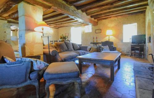 Coudray-au-Perche Casa | Beautiful Home In Coudray-Au-Perche