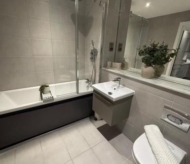 Barnt Green Apartamento | Beautiful, home from home, one bed stay