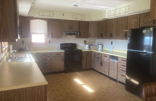 Janesville Otro | Beautiful home, huge kitchen, strong Wi-Fi , lots of room, plenty of parking