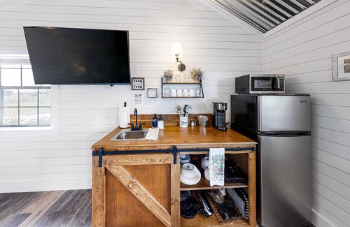 Fredericksburg Cabaña | Beautiful Home in Texas Hill Country Close to Fredericksburg w/Central AC, WiFi