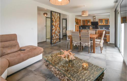 Le Grau-dʼAgde Casa | Beautiful Home In Agde