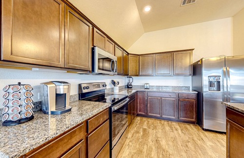 College Station Casa | Beautiful home in a friendly neighborhood with enclosed yard & al fresco dining