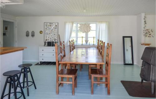 Anholt Casa | Beautiful Home In Anholt With Kitchen