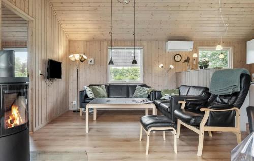 Hvidbjerg Strand Casa | Beautiful Home In Børkop With Sauna