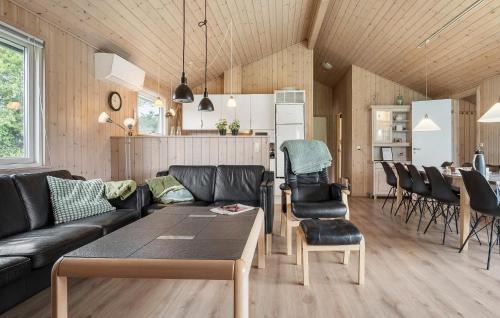 Hvidbjerg Strand Casa | Beautiful Home In Børkop With Sauna
