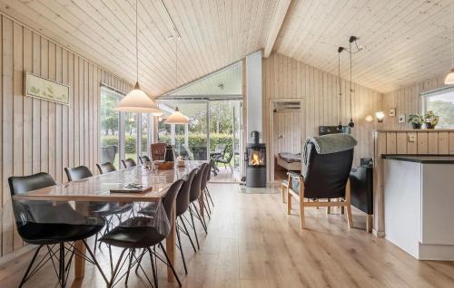 Hvidbjerg Strand Casa | Beautiful Home In Børkop With Sauna