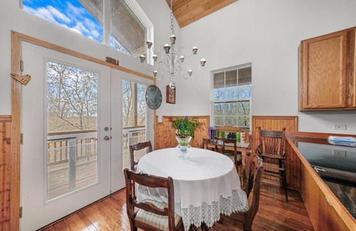 Waukegan Casa | Beautiful home in Beach Park IL