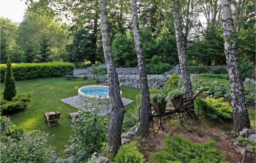 Breze Casa | Beautiful Home In Breze With Jacuzzi