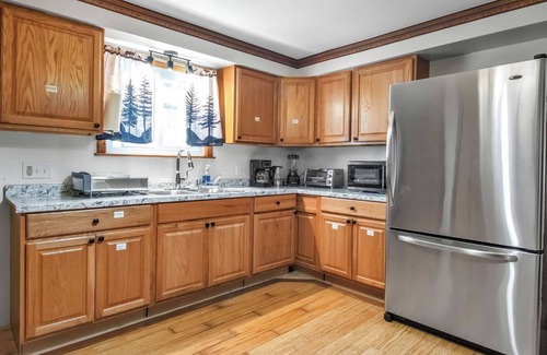 Cheektowaga Casa | Beautiful Home in Buffalo near Airport with AC, WiFi, 3King Beds & Free Parking