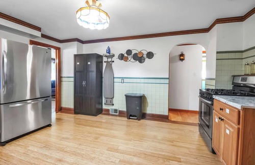 Cheektowaga Casa | Beautiful Home in Buffalo near Airport with AC, WiFi, 3King Beds & Free Parking