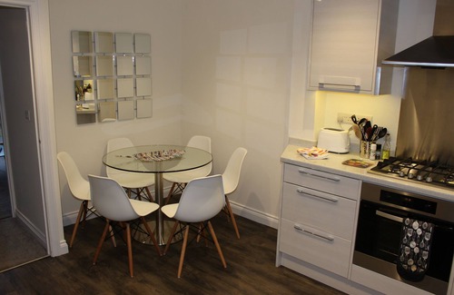 Braunton Casa | Hermosa casa nueva en el centro del pueblo