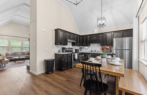 Perry Casa | Beautiful home in delightful Perry w/ King Bed