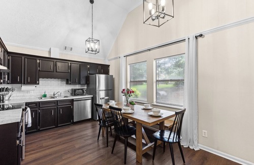 Perry Casa | Beautiful home in delightful Perry w/ King Bed