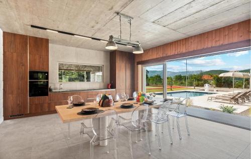 Dicmo Casa | Beautiful Home In Dicmo