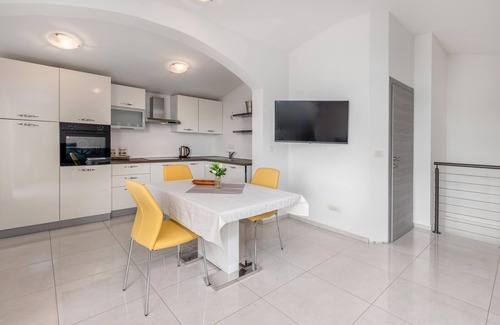 Opatija Casa | Beautiful home in Dobrec with kitchen