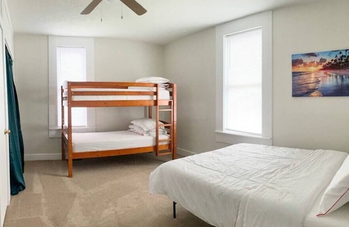 Franklin Casa | Beautiful Home in Downtown Franklin, Sleeps 6!