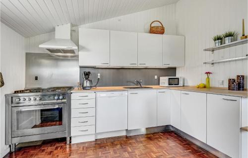 Syddjurs Kommune Casa | Beautiful Home In Ebeltoft With Wifi
