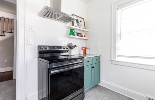 High Point Casa | Beautiful Home In High Point's Sherrod Park Historic District