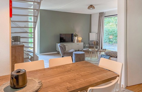 Hoeven Casa | Beautiful home in Hoeven with WiFi