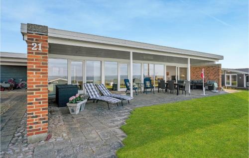 Skødshoved Strand Casa | Beautiful Home In Knebel With Wifi