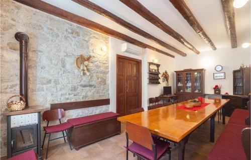 Kucice Casa | Beautiful Home In Kucice With Wifi