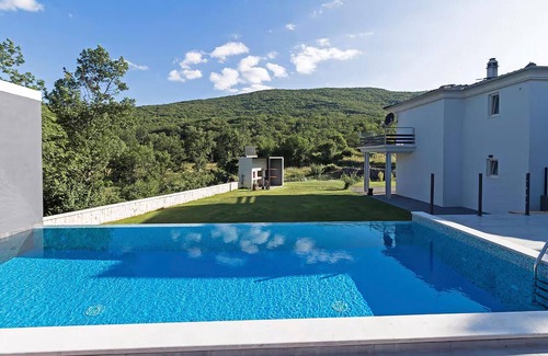 Lokvicici Casa | Hermosa casa en Lokvicici