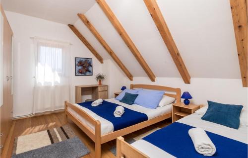 Lovinac Casa | Beautiful Home In Lovinac With Sauna