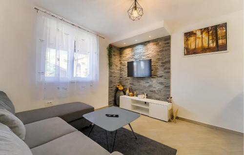 Lupoglav Casa | Beautiful Home In Lupoglav