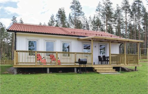 Hultsfred Municipality Casa | Beautiful Home In Målilla With Kitchen