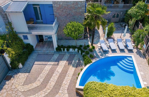 Zidarici Casa | Hermosa casa en Malinska con sauna