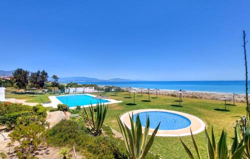 Puerto de la Duquesa Casa | Beautiful Home In Manilva With Wifi