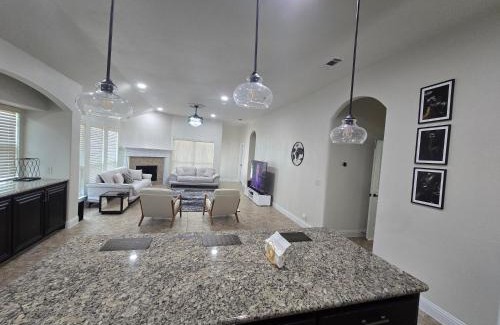 South Arlington Casa | Beautiful Home in Mansfield