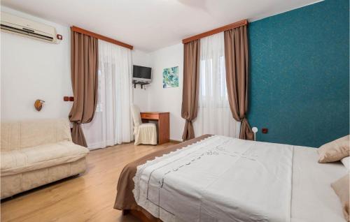 Metajna Casa | Beautiful Home In Metajna With Wifi