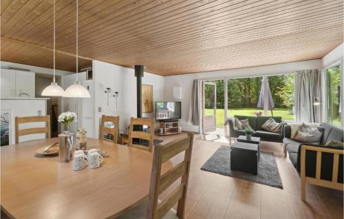 Bedegaard Casa | Beautiful Home In Nexø With Wifi