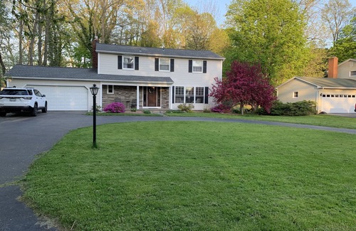 Rochester Casa | Beautiful home in Penfield, NY