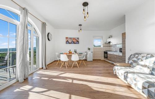 Primosten Casa | Beautiful Home In Primosten With Wifi