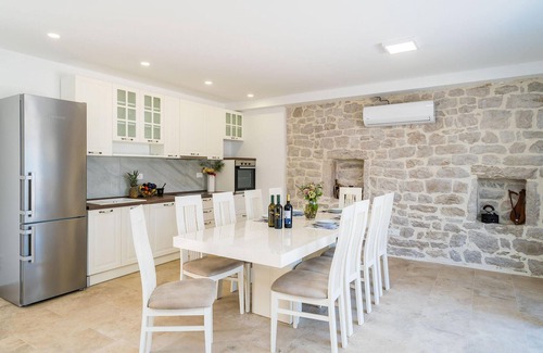 Putnikovic Casa | Hermosa casa en Putnikovic con WiFi