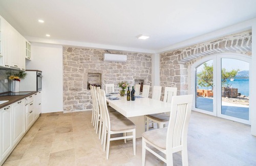 Putnikovic Casa | Hermosa casa en Putnikovic con WiFi
