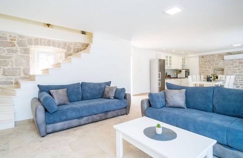 Putnikovic Casa | Hermosa casa en Putnikovic con WiFi