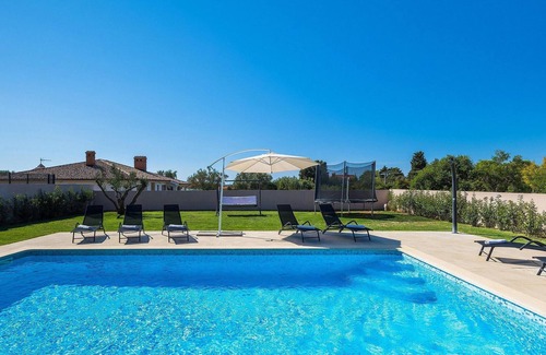 Sikici Casa | Hermosa casa en Pula