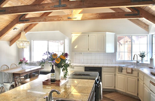 Junction Casa | Beautiful home in Redding!