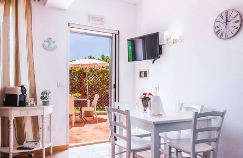 Fontane Bianche Casa | Beautiful Home in Siracusa With Wifi and 1 Bedrooms