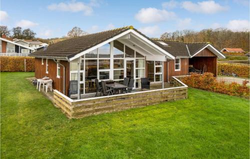 Grønninghoved Strand Casa | Beautiful Home In Sjølund With Wifi