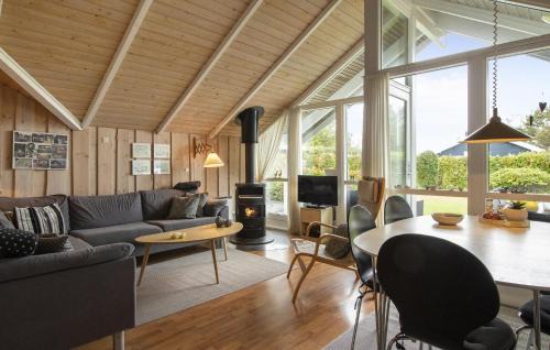 Høruphav Casa | Beautiful Home In Sydals With Kitchen