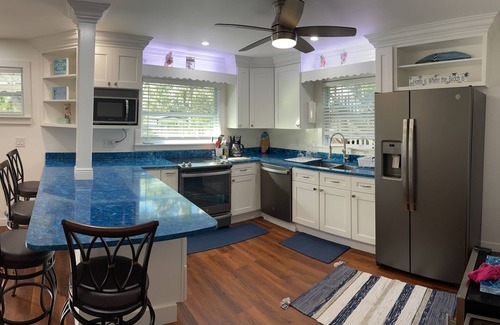 Summerplace Casa | Beautiful Home in Tropical Beach Paradise.
